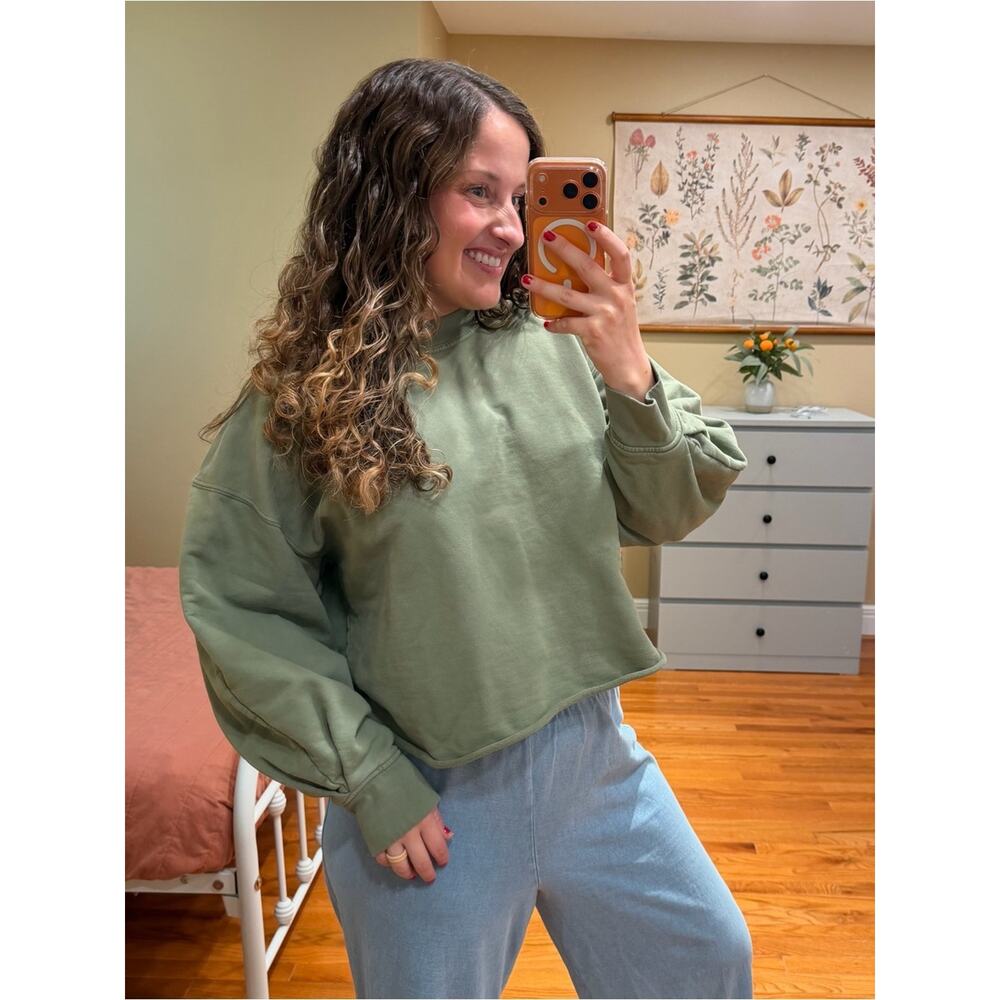 Left on Friday Cotton Olive Green Cropped Sweatshirt S/M
